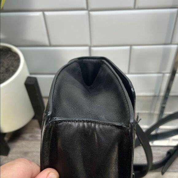 6193 Michael Kors Callie frame out patent leather crossbody - Picture 5 of 11